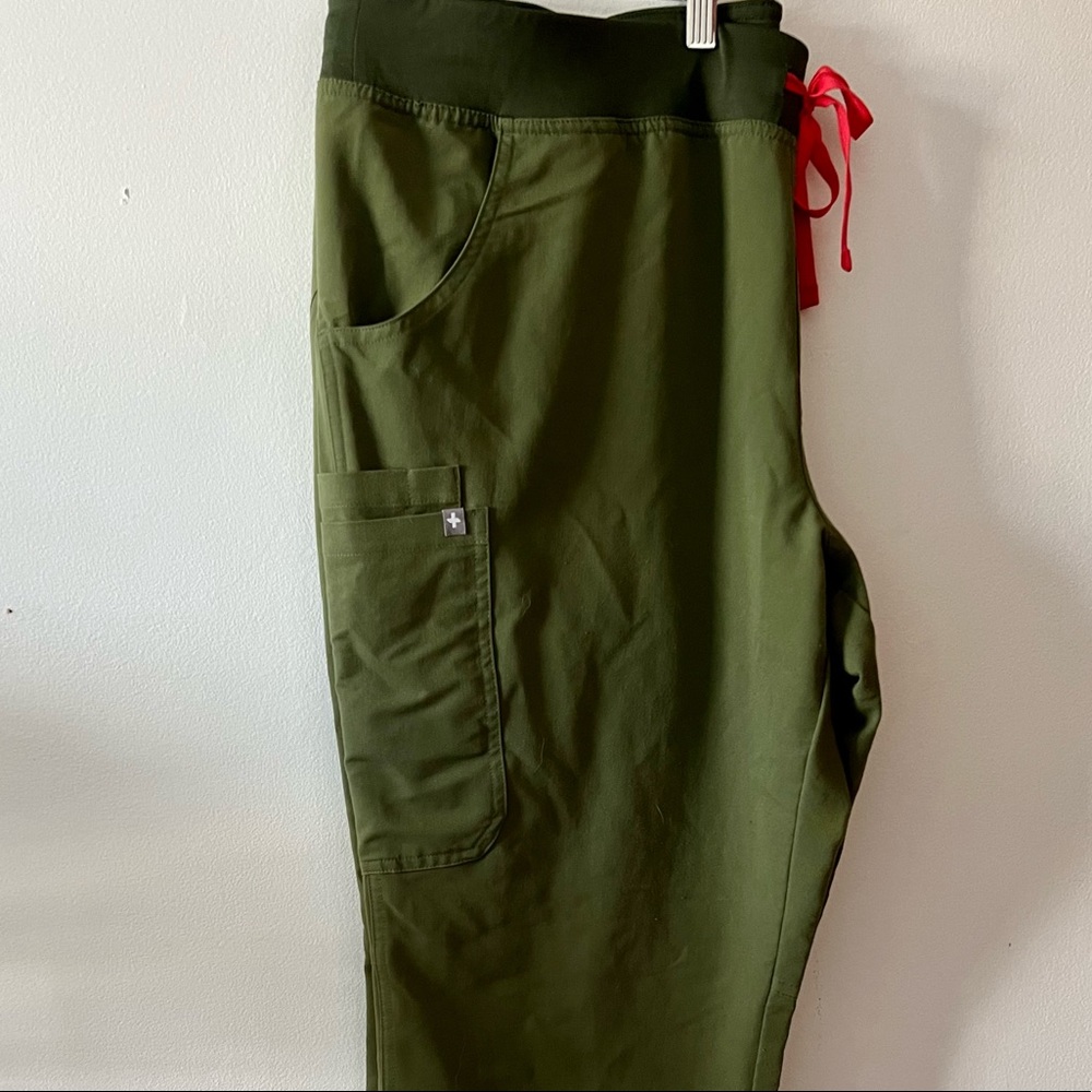 FIGS Women’s Dark Olive Kade Cargo Scrub Pants XXL